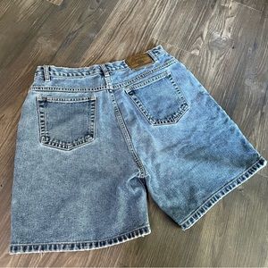 Vintage high waisted relaxed fit jean shorts